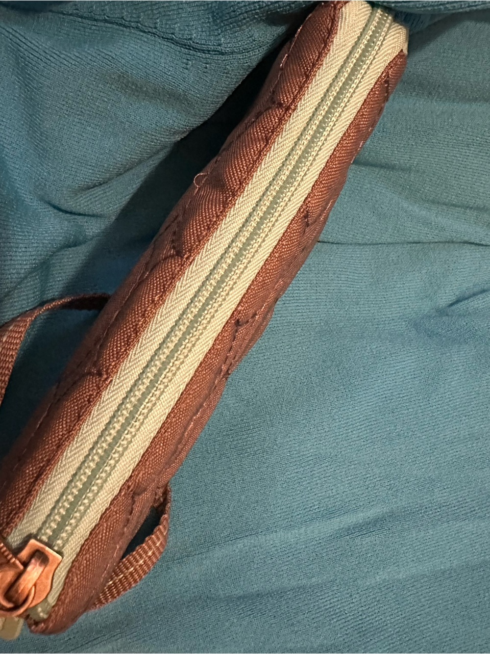Textured Circle Quilted Wristlet - Gray - Picture 7 of 9